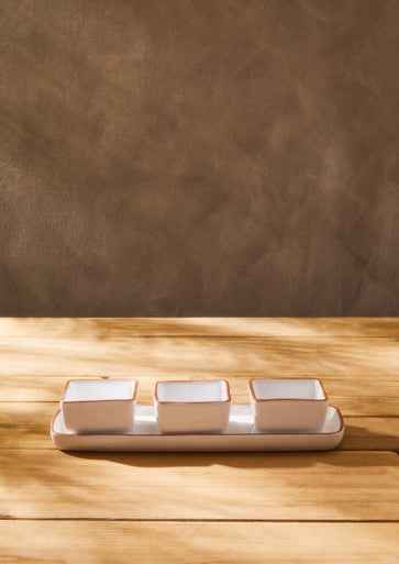 Calisto Terracotta Set Of 3 Dip Bowls With Tray In White