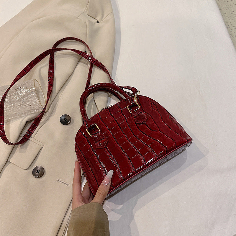 Summer New Simple Casual Retro Western Style Shoulder Messenger Bag