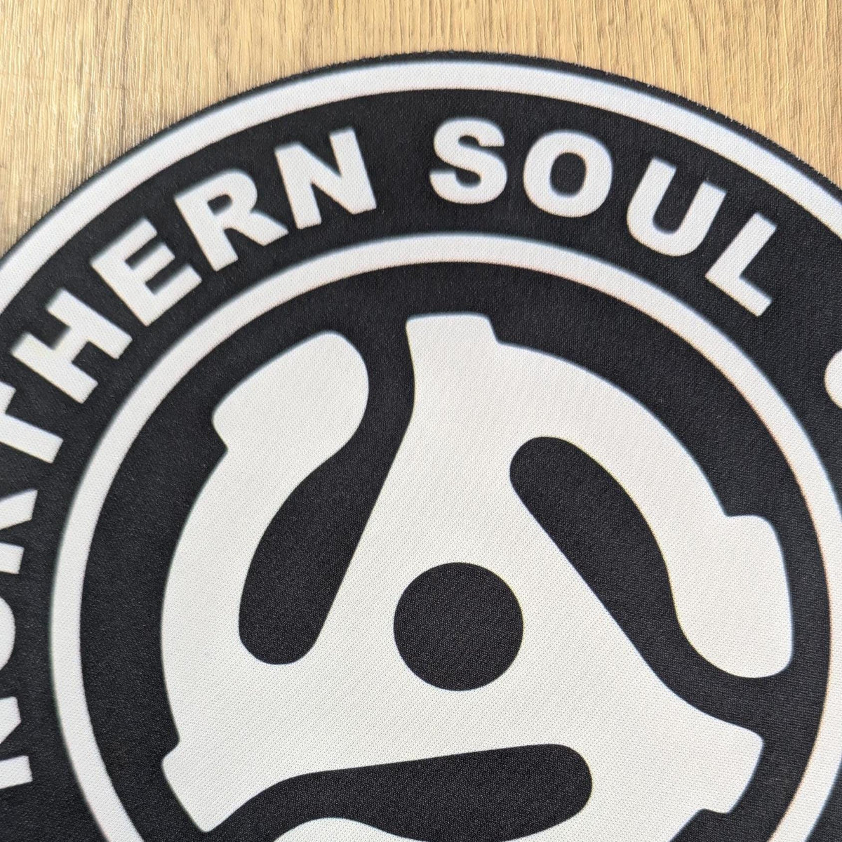 Northern Soul Adapter “Keep the Faith” Round Mouse Pad – Mod Culture Desk Mat