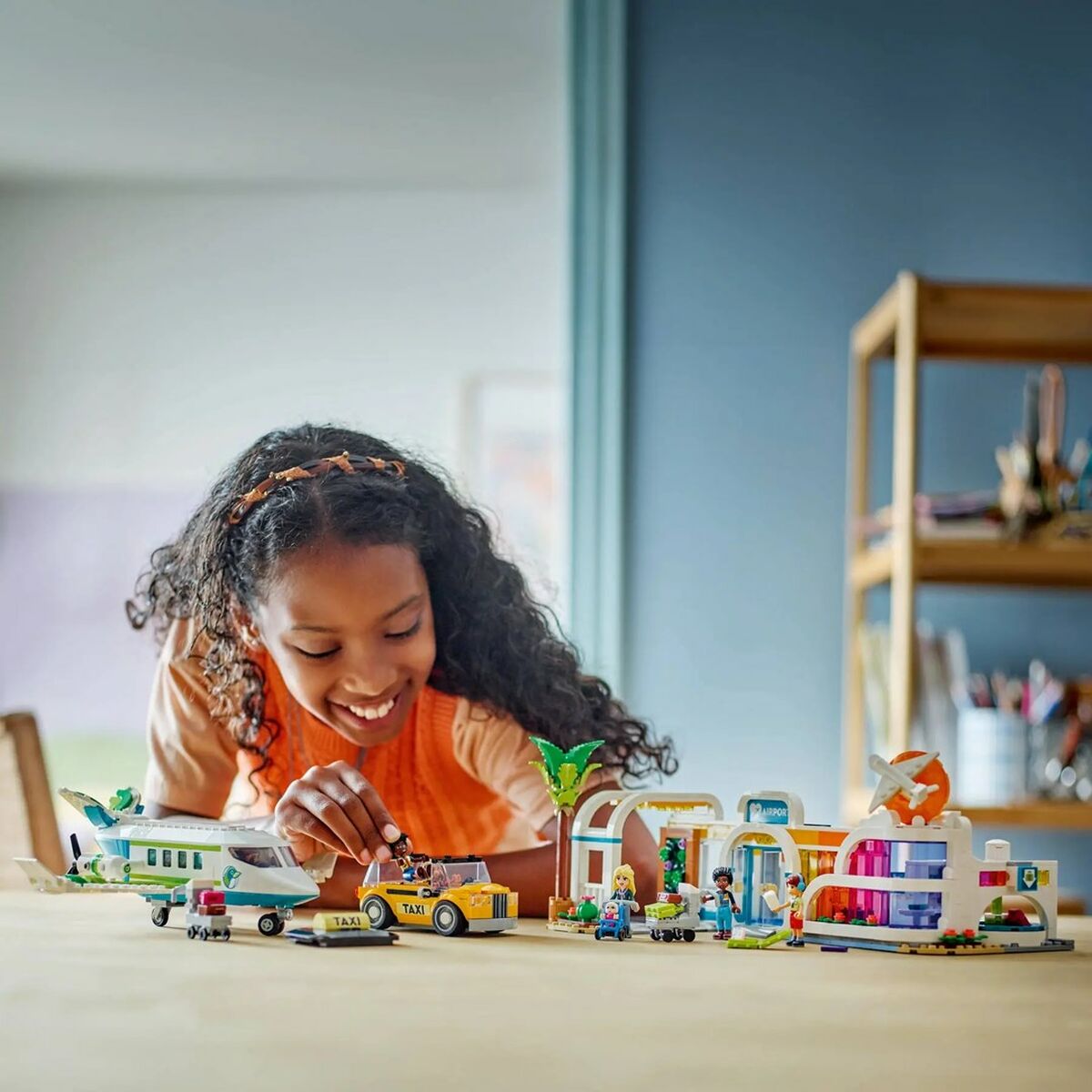 Construction set Lego FRIENDS 42656 Heartlake City Airport 958 Pieces