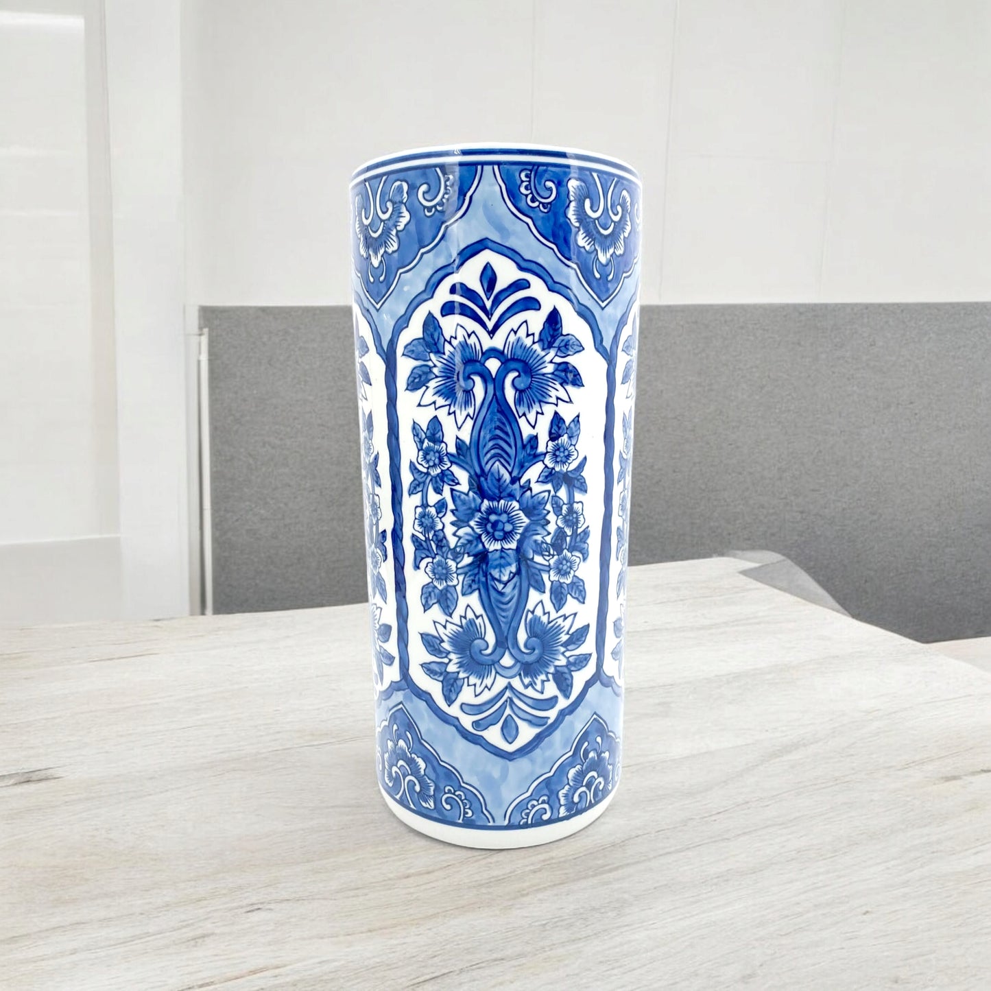 18" BLUE WHITE UMBRELLA STAND