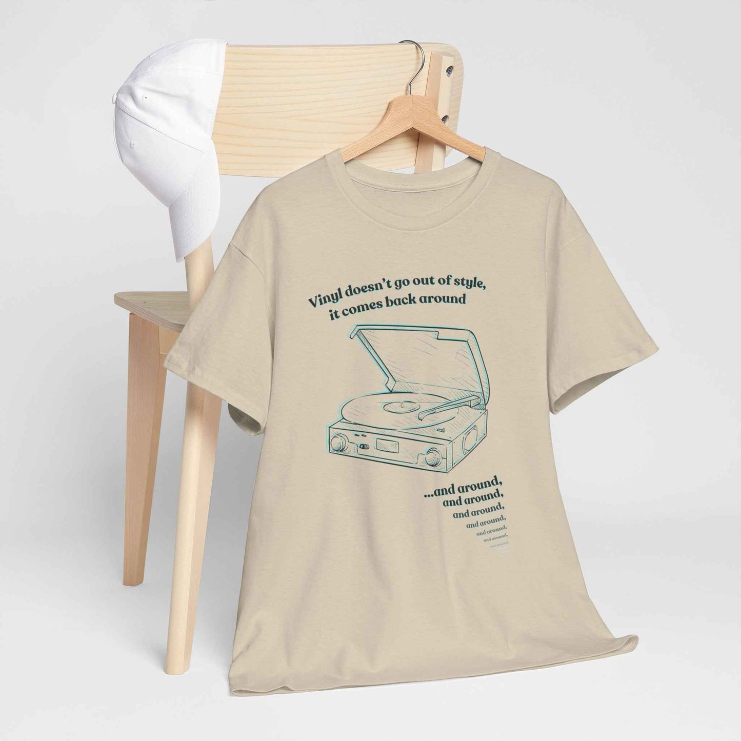 'Vinyl Doesn't Go Out Of Style' Men's T-Shirt