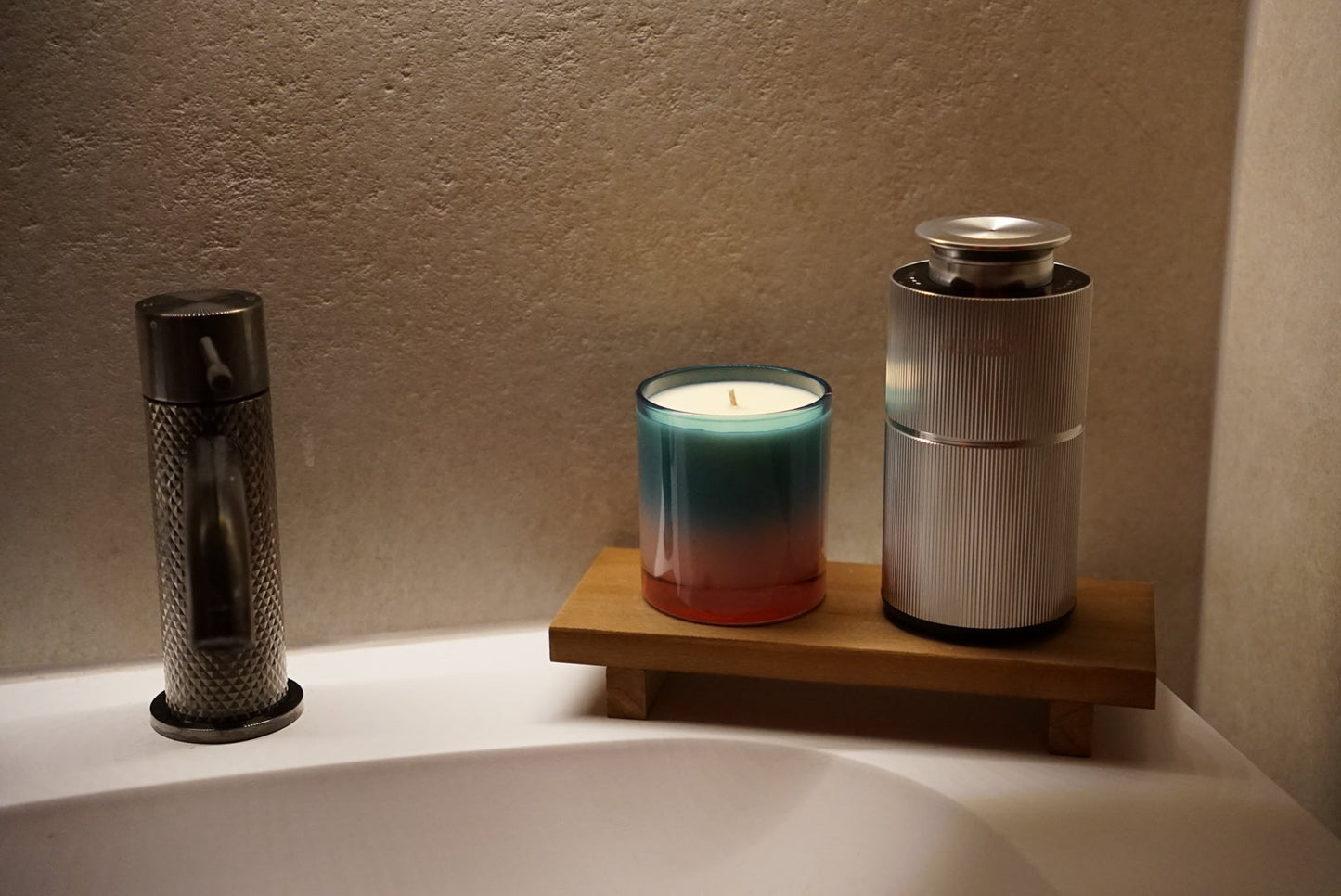 Aura - In-Car / Home Mini Luxury Electronic Rechargeable Essential Oils Diffuser By AIRED. (SILVER)