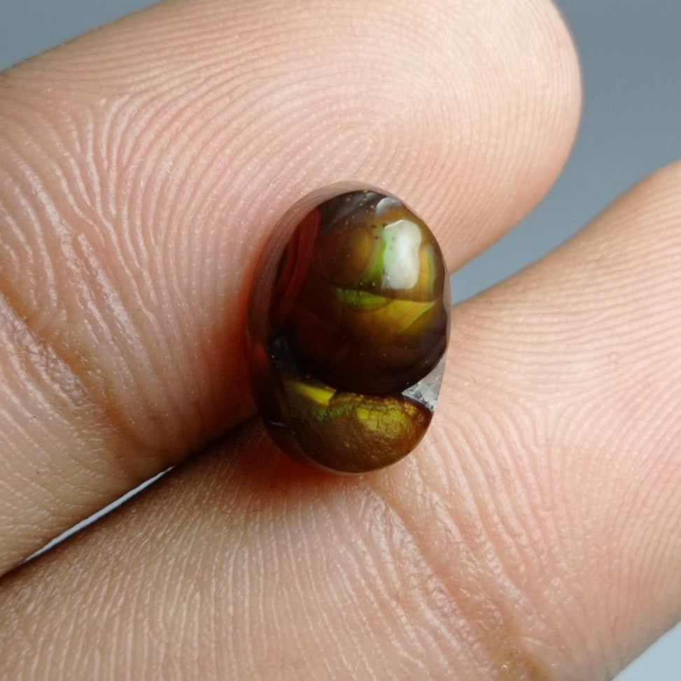 4.4ct Natural Oval Fire Agate, Dimensions 12x8x6mm