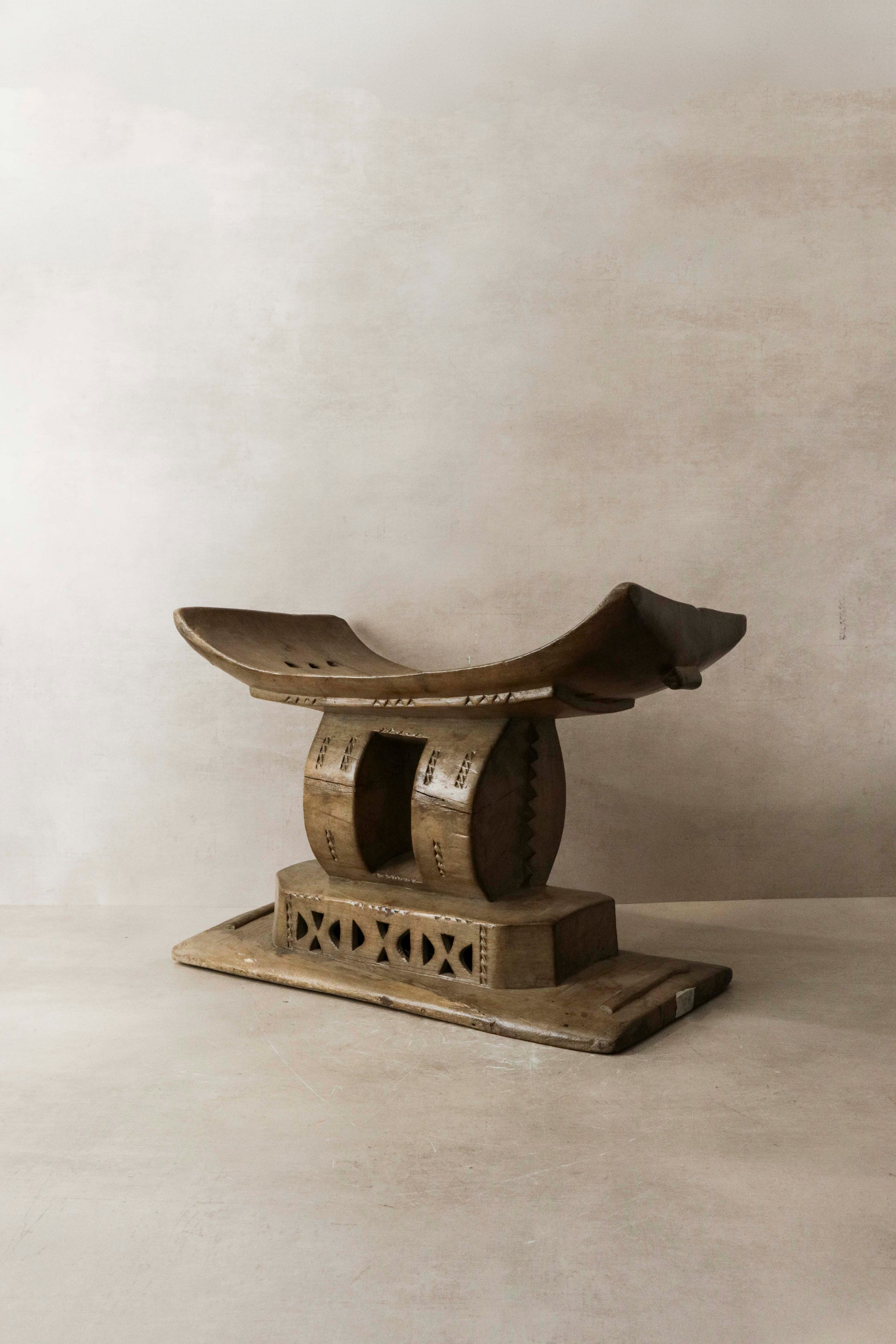 Ashanti Stool - 141.1