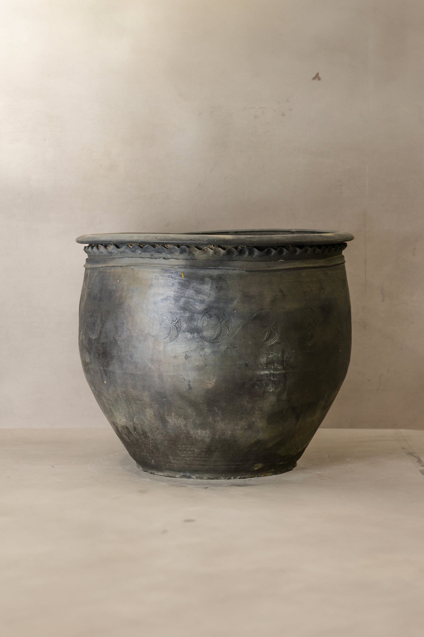 Big Old Grey Asian Pots - L017