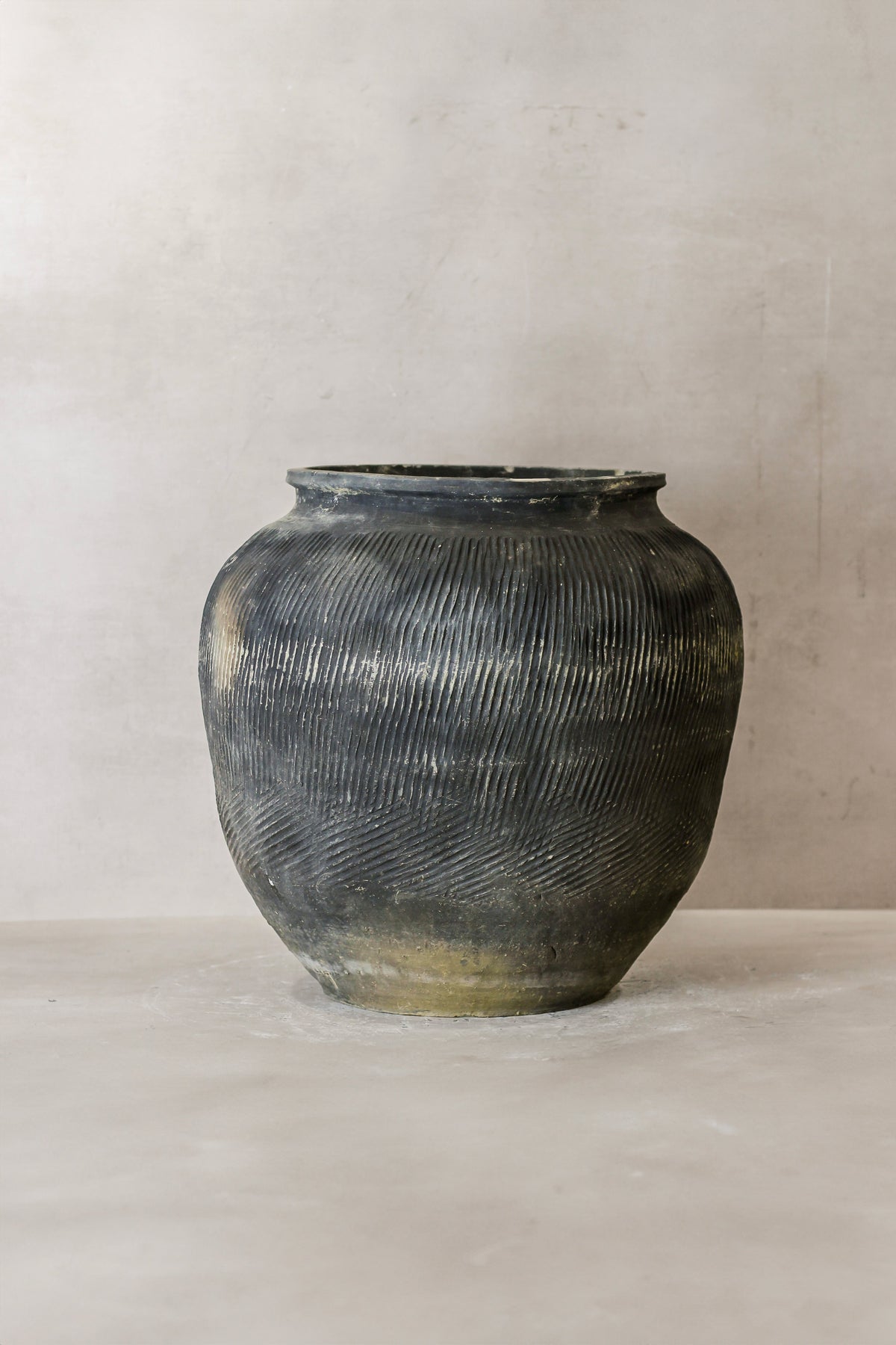 Vintage Textured Grey Pot - VT02