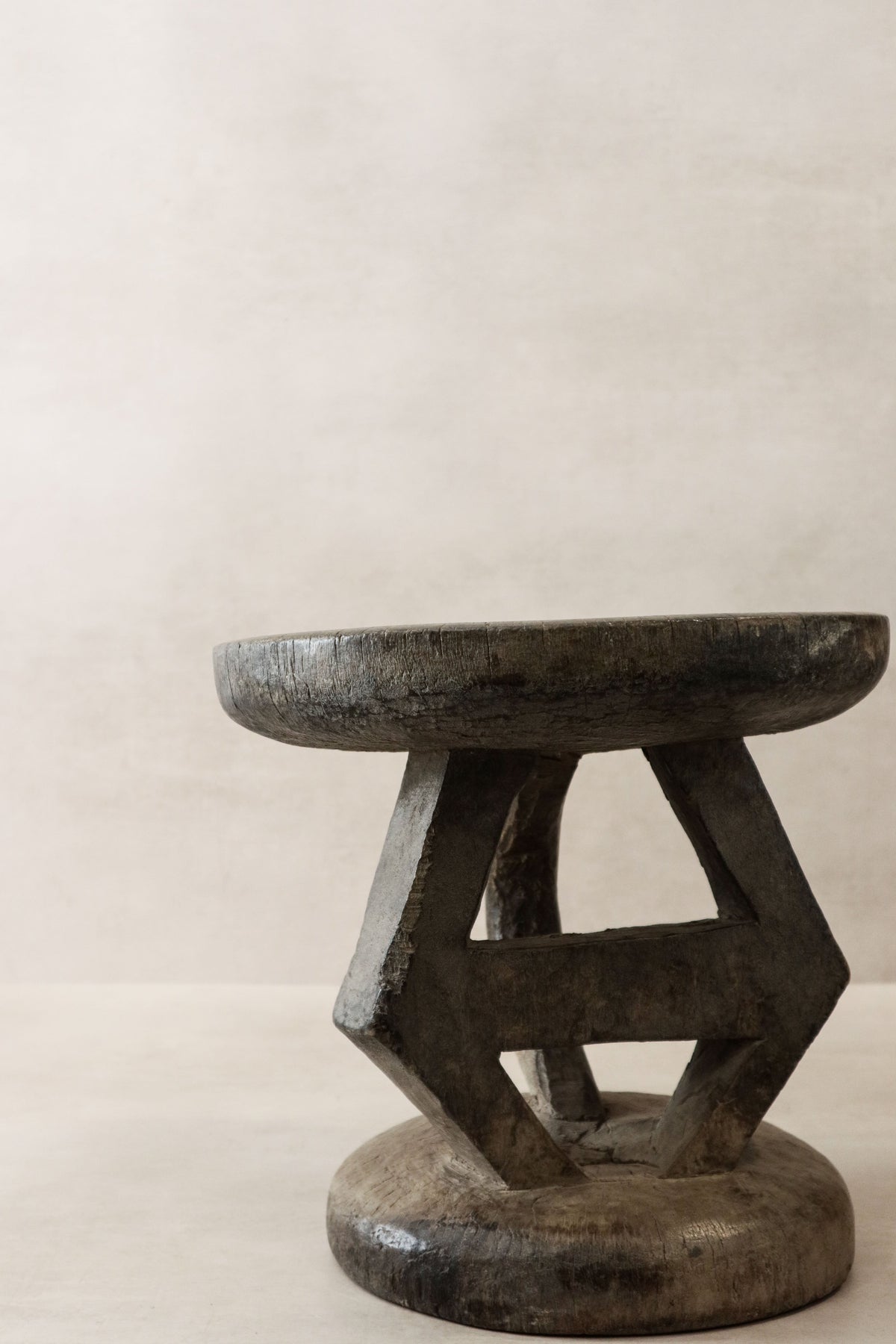 Tonga Stool - 37.2