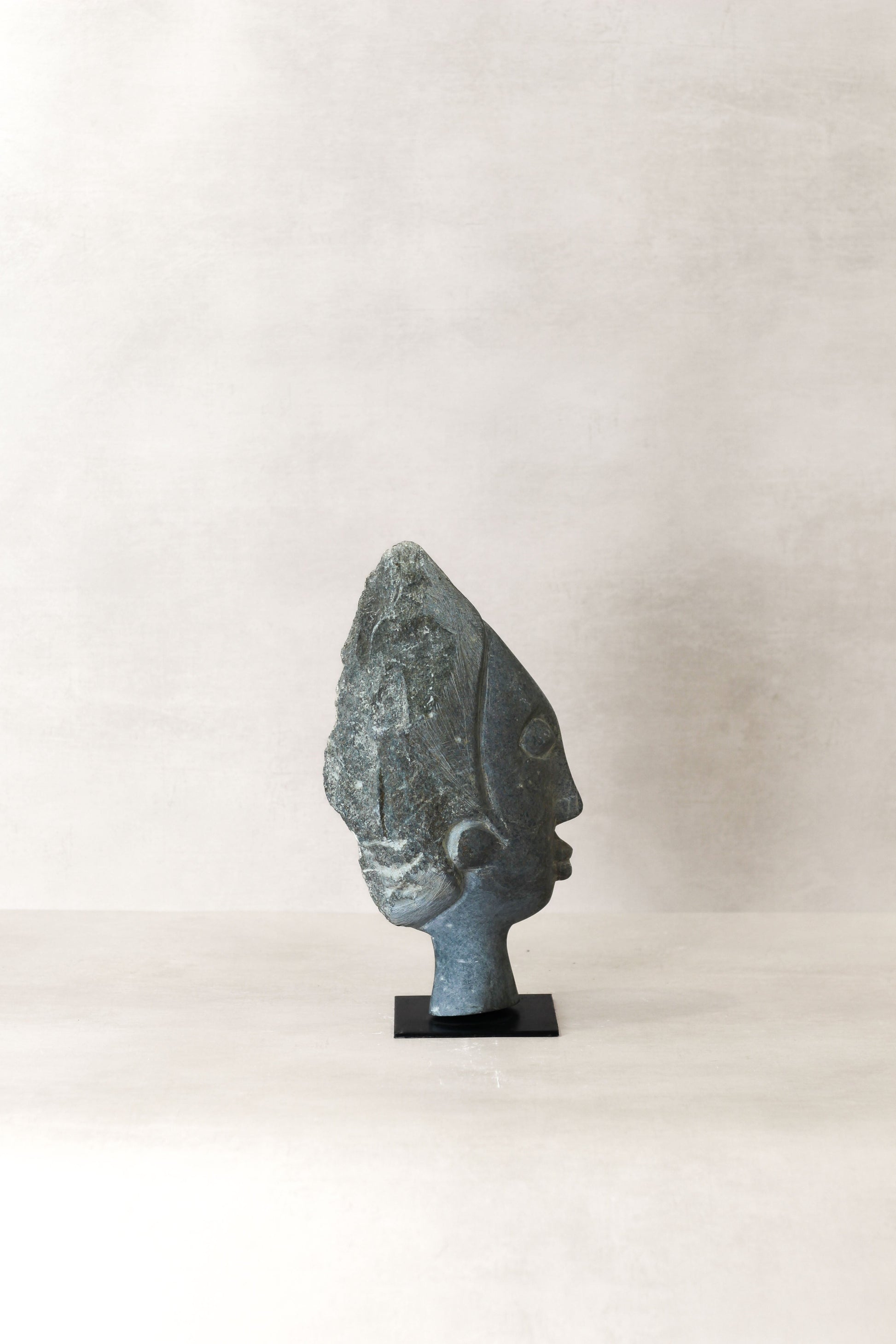 Stone head sculpture by Rizimu Chiwawa Zimbabwe (3110)