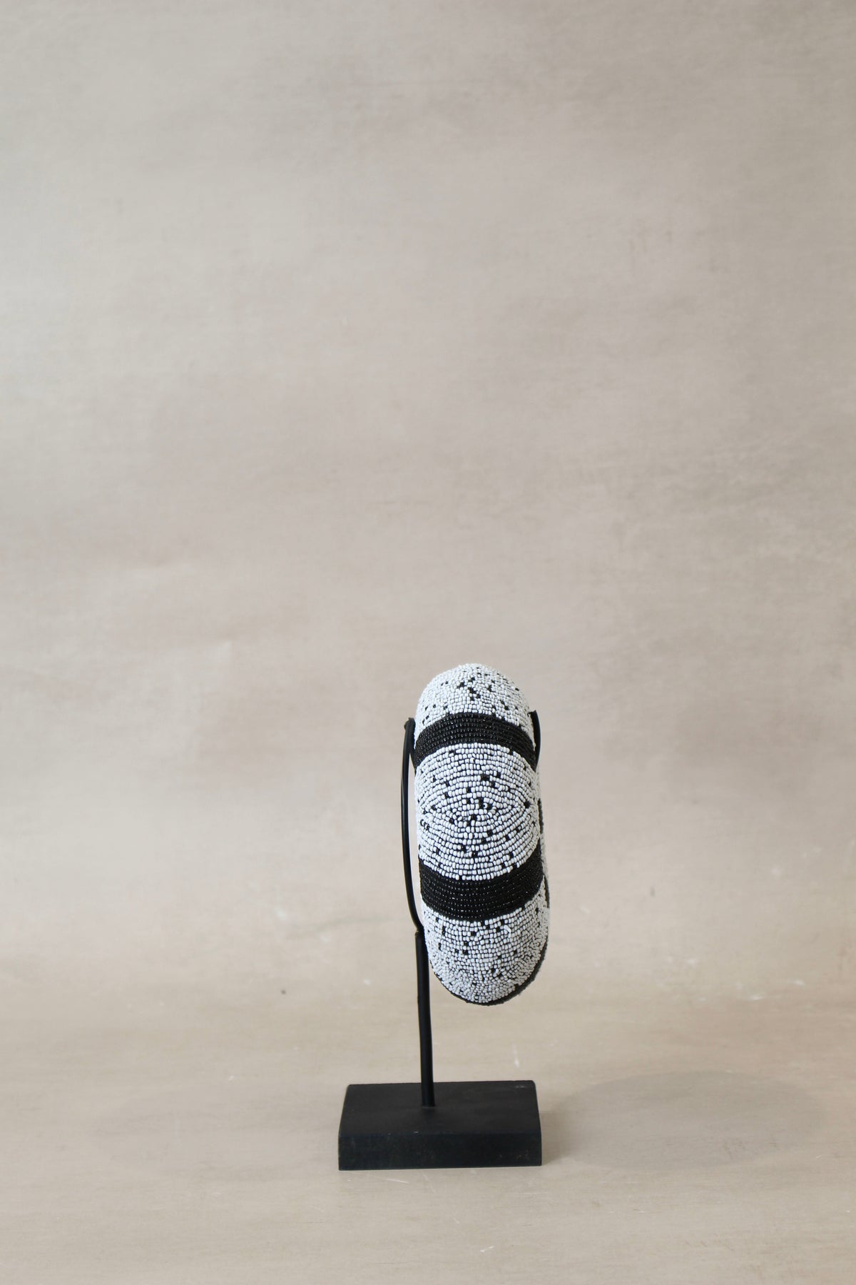 Cameroon beaded bracelet - Black and White