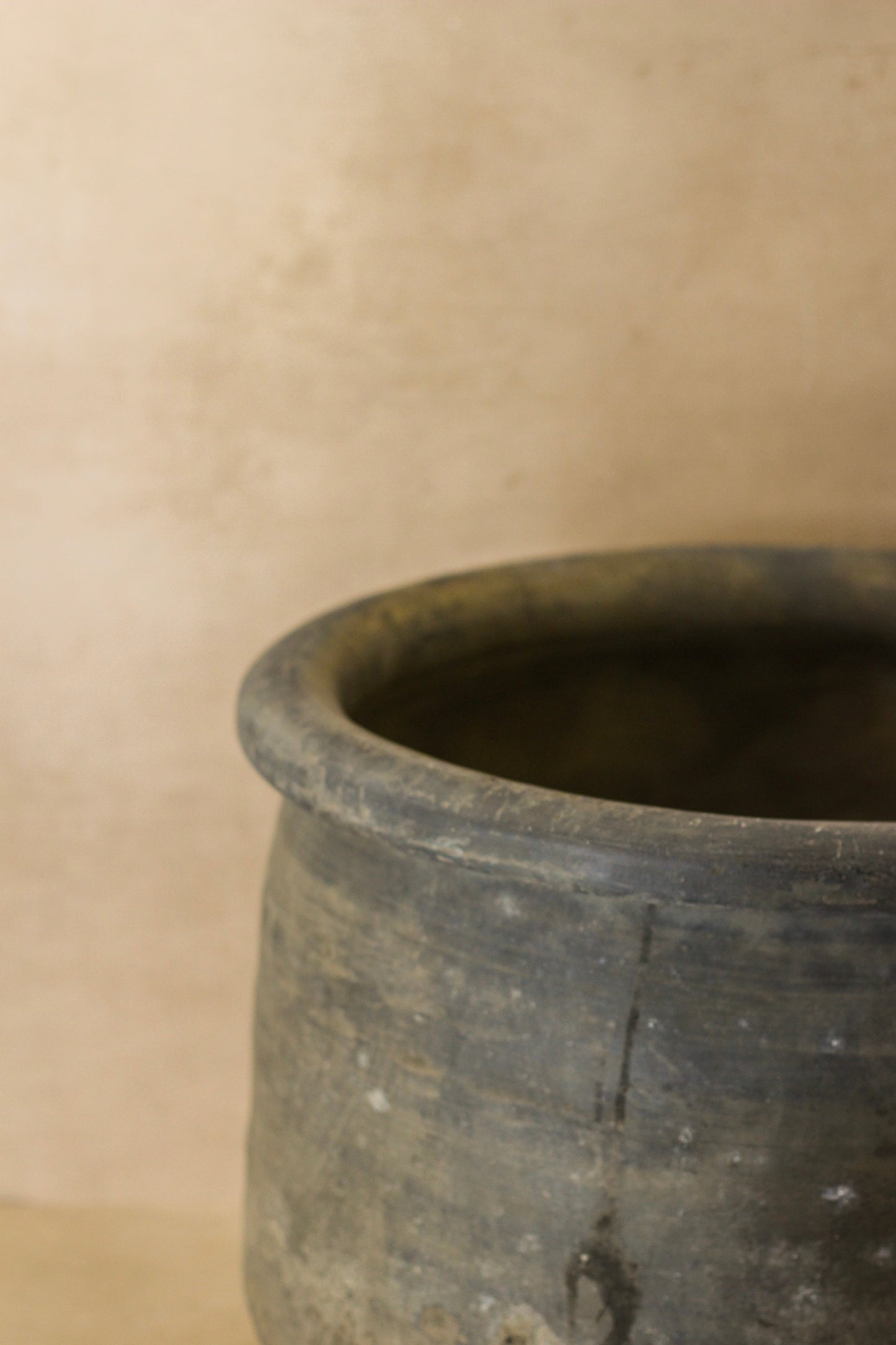 Big Old Grey Asian Pot - L011