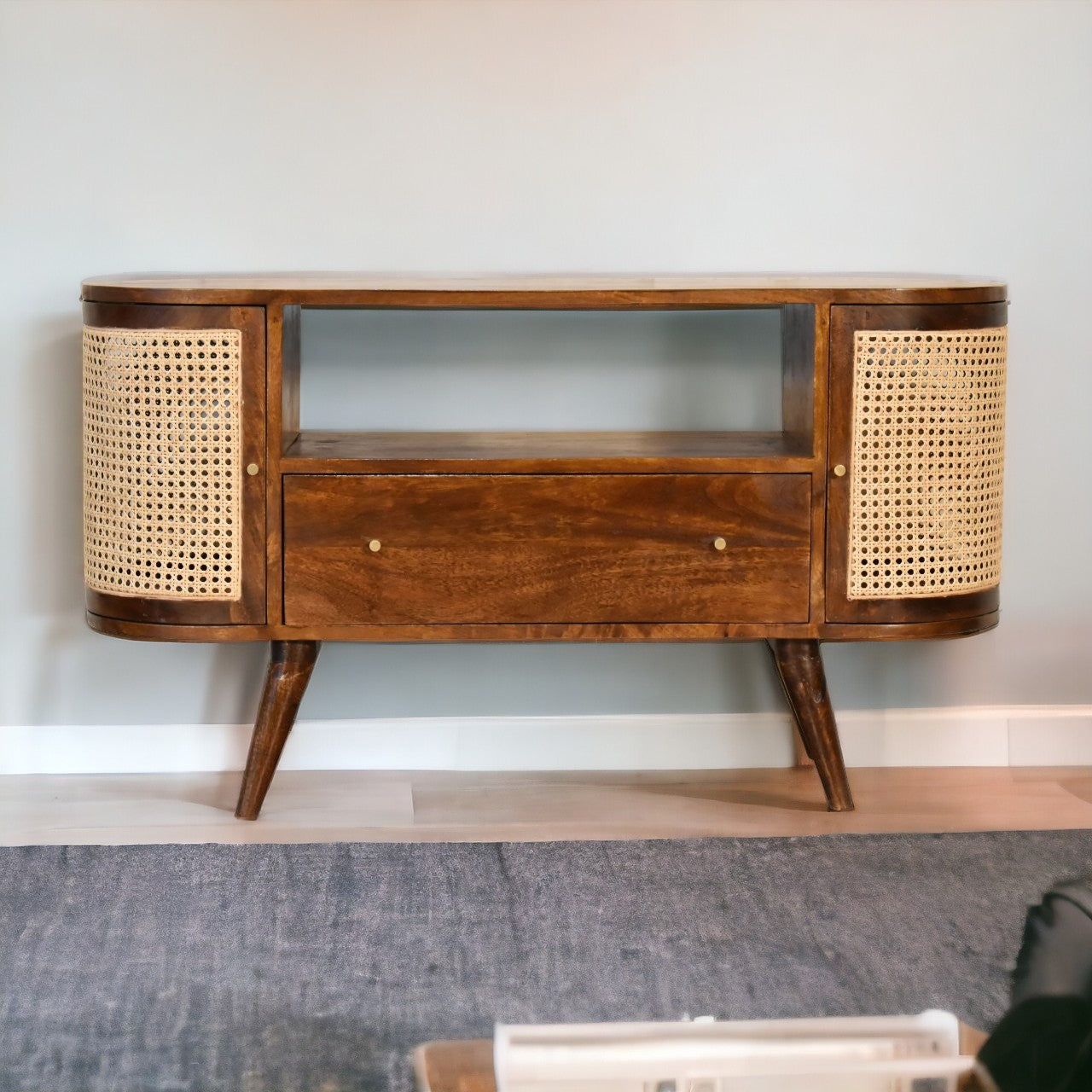 Larissa Chestnut Media Unit