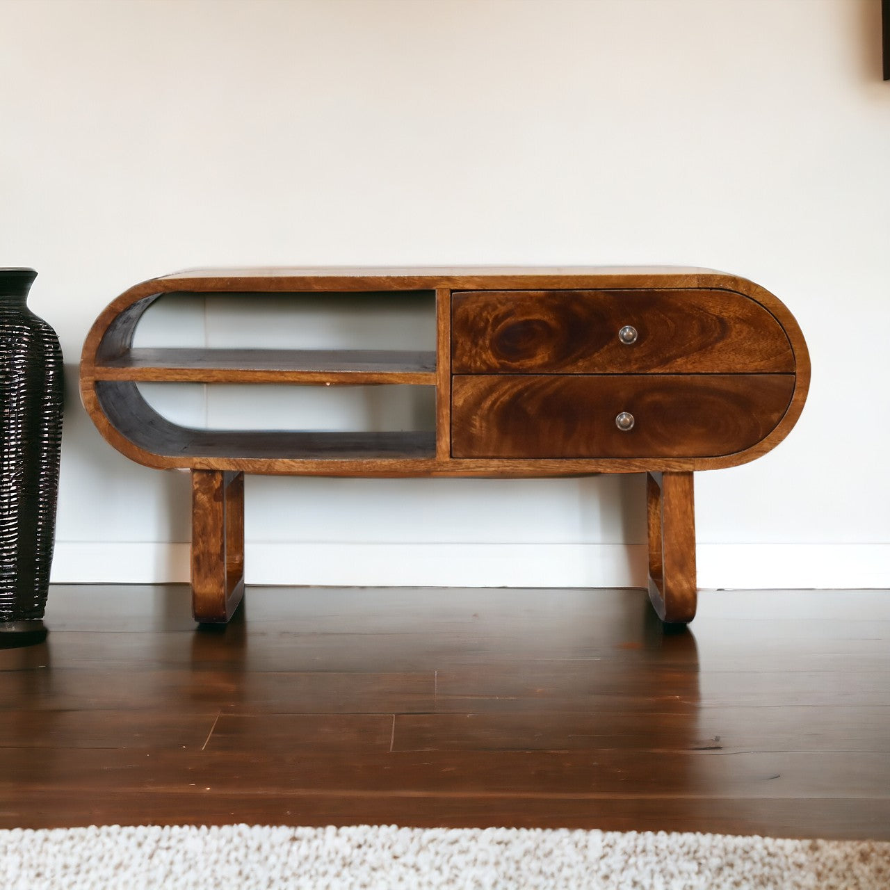 U-Round London Chestnut Media Unit