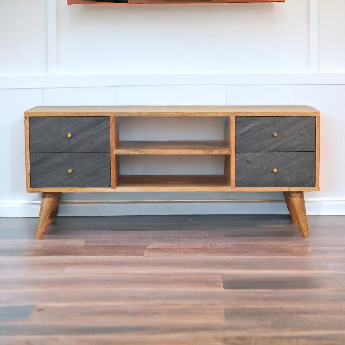 Slade TV Media Unit
