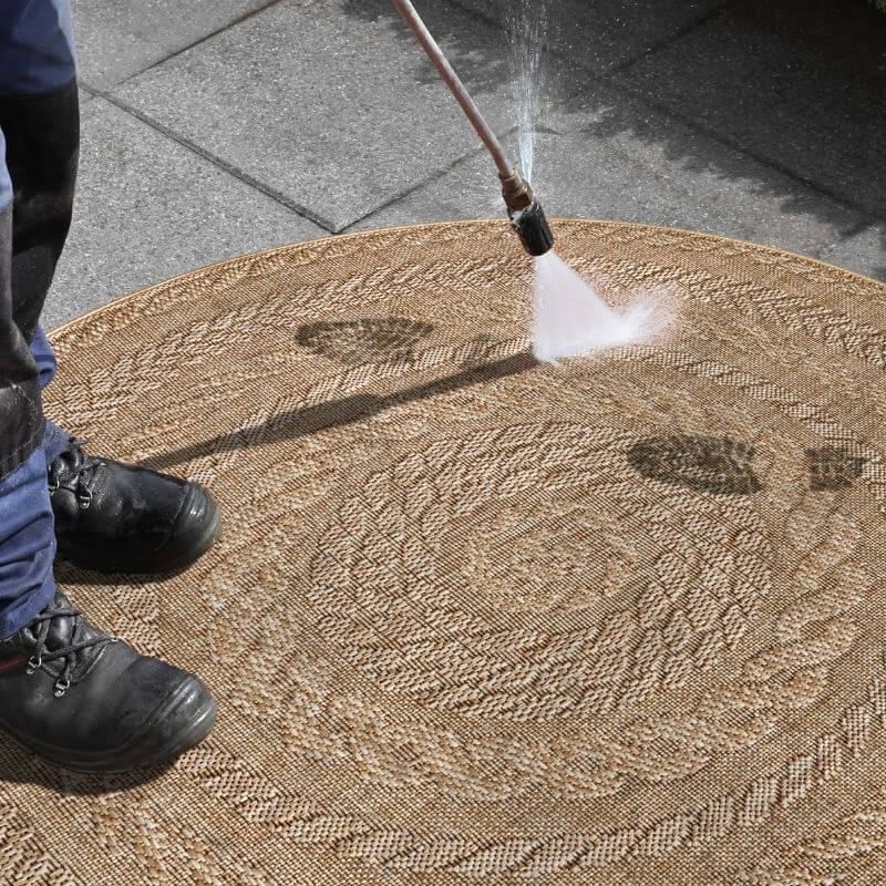 Indoor Outdoor Almendro Round Rug – Chevron Design