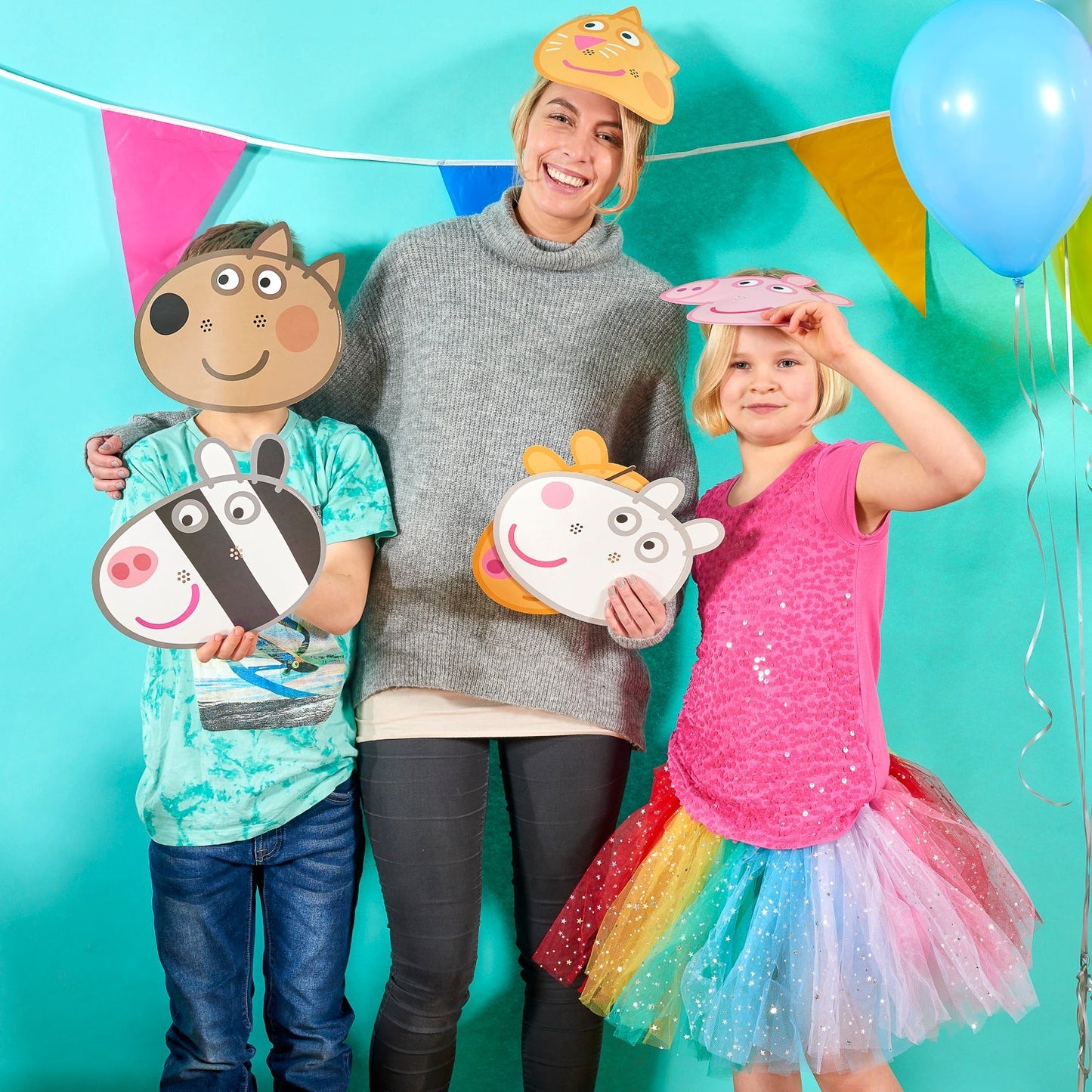 SMP91 Peppa Pig Party - Peppa, Zoe, Suzie, Candy, Danny & Pedro Peppa Pig Six Pack Cardboard Face Masks With Tabs and Elastic