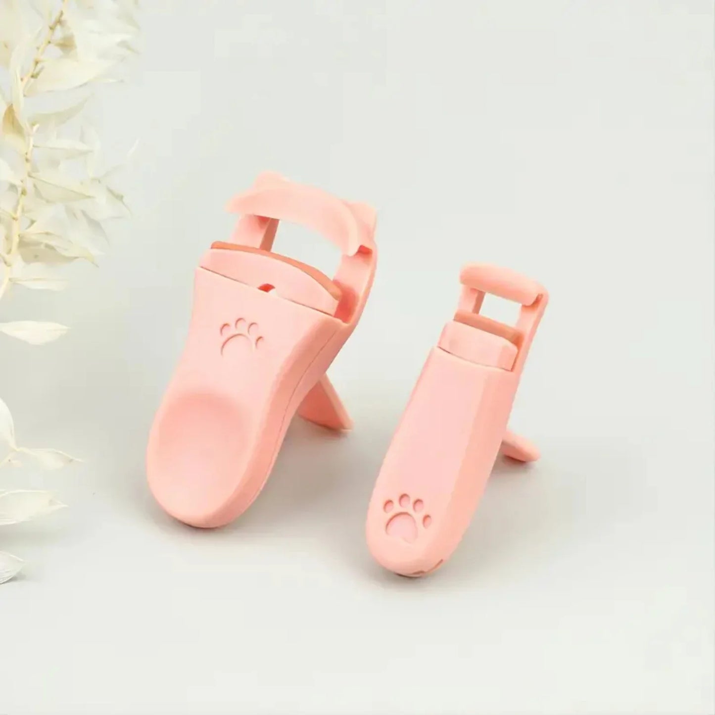 Compact and Portable Plastic Eyelash Curler Set - 2pcs with Extra Silicone Replacement Pads, Easy to Accurately Lift Partial Las