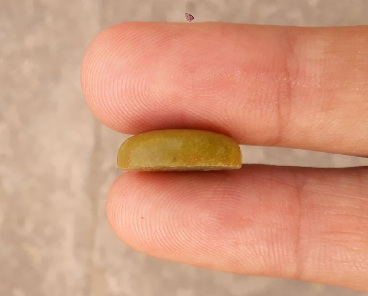10.2ct Serpentine Cabochon - Shah Maqqsood - Zehrmora - 15 x 11mm