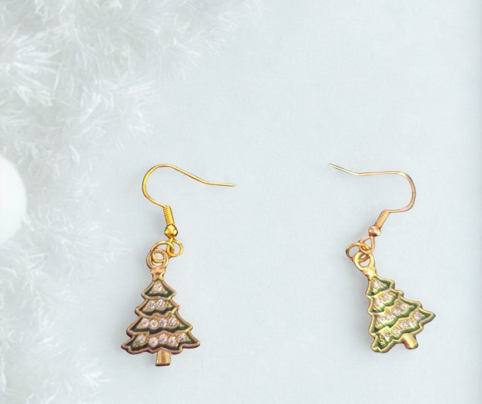 Sparkling Christmas Tree Earrings ā Green Enamel & Rhinestones šāØ