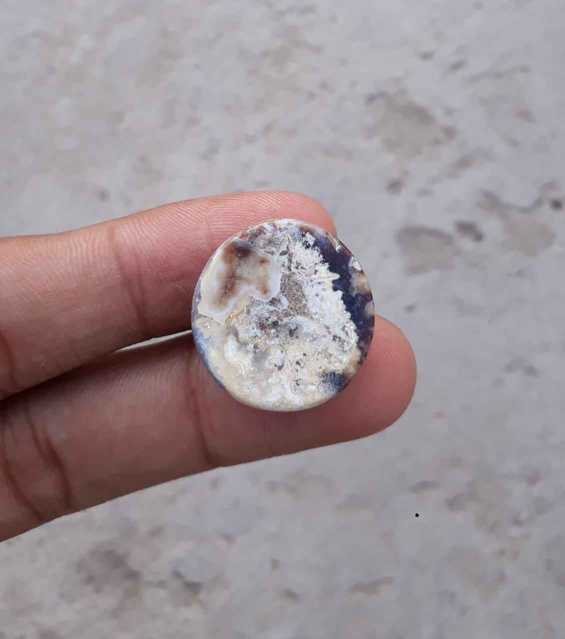 37.9ct Natural Eye Agate For Sale - Aqeeq - Dimension 22x22x11mm