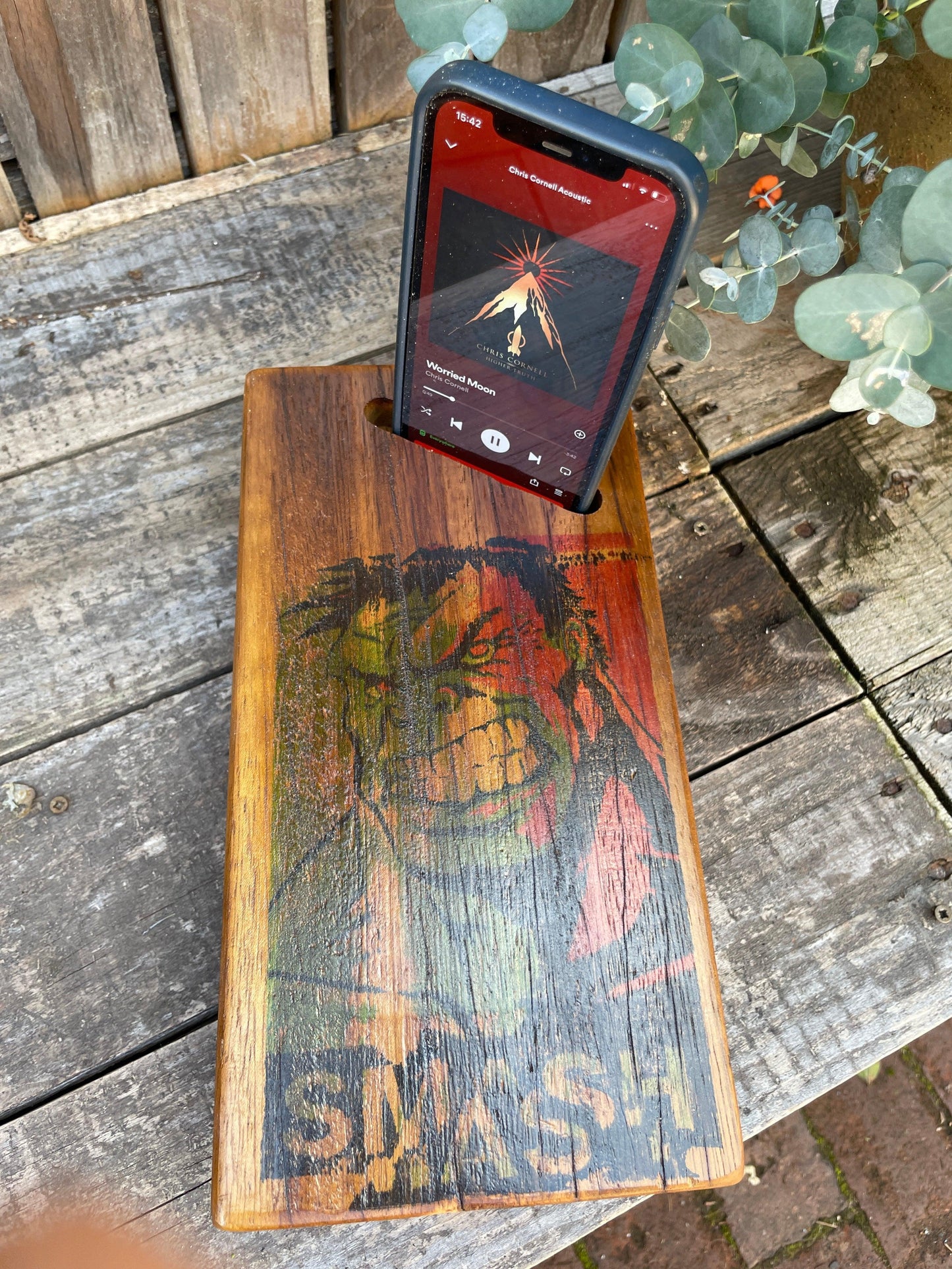 Bespoke Iroko Acoustic Speaker for Smart Phones