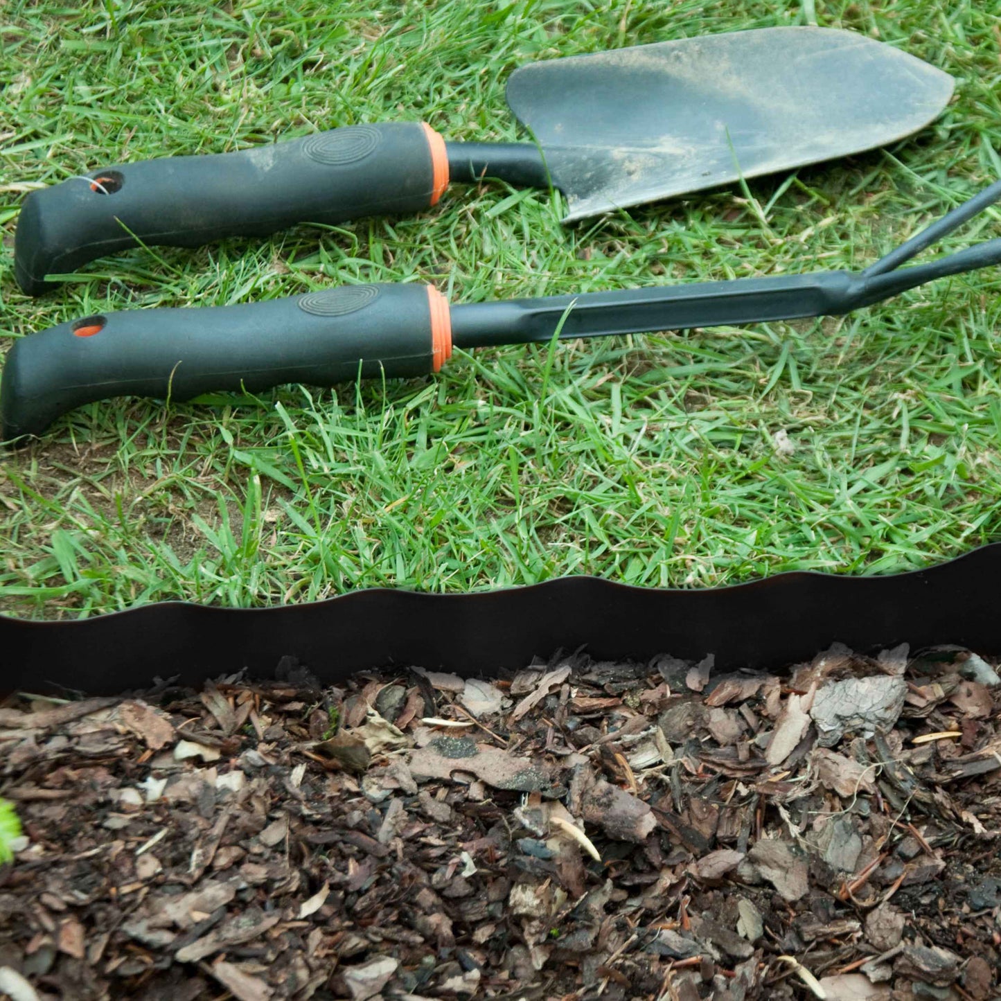 Wavy Plastic Garden Lawn Edging, H=10CM, L=9M, Black for Home and Garden Use