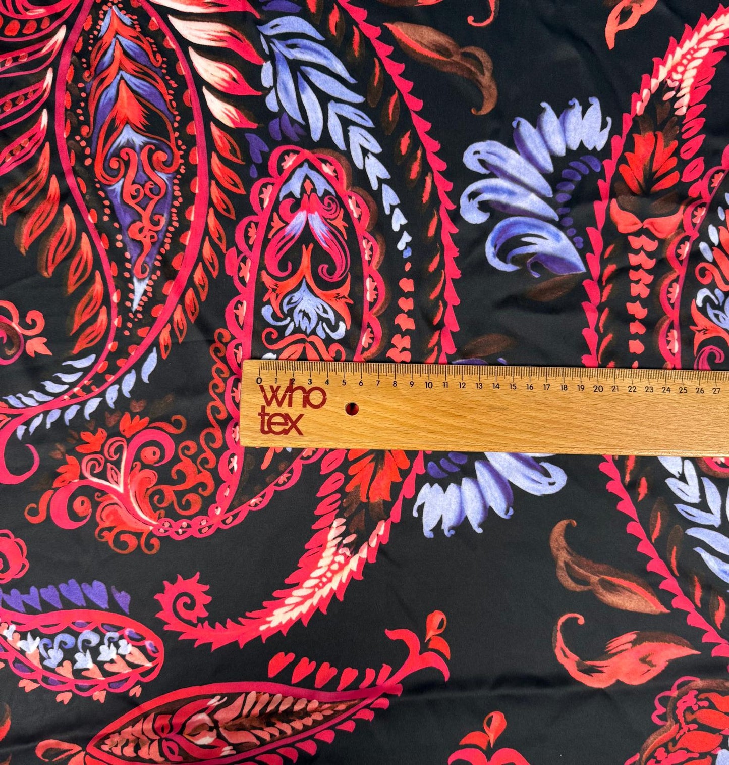 Elegant Paisley Pattern Fabric by the Metre – Soft & Stylish