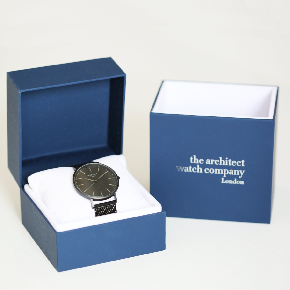 Modern Font Engraving - Men's Minimalist Watch, Pitch Black Mesh Strap