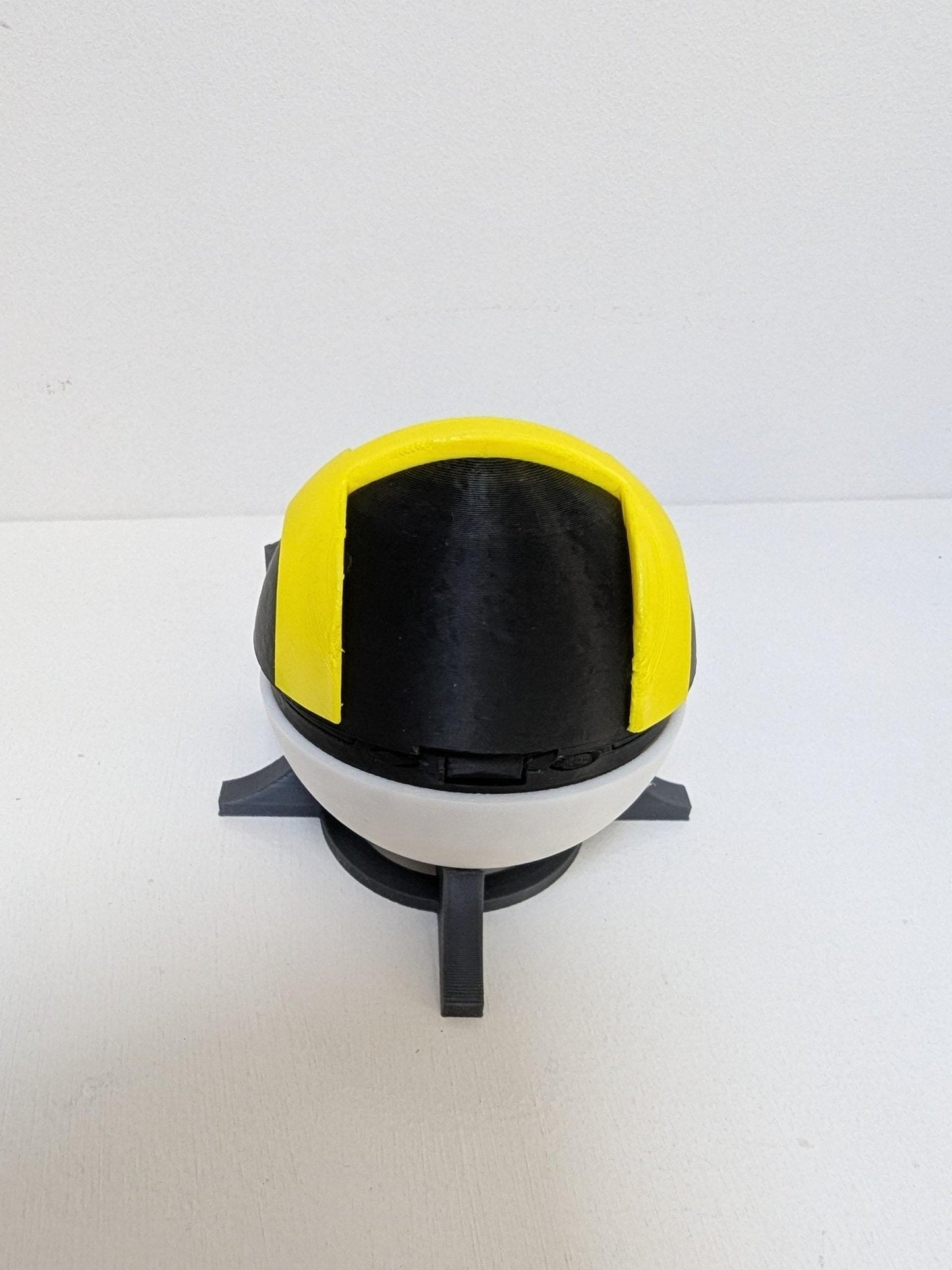 Pokeball Game Card Holder | Switch or DS Interior | 8-Card Pokemon Storage
