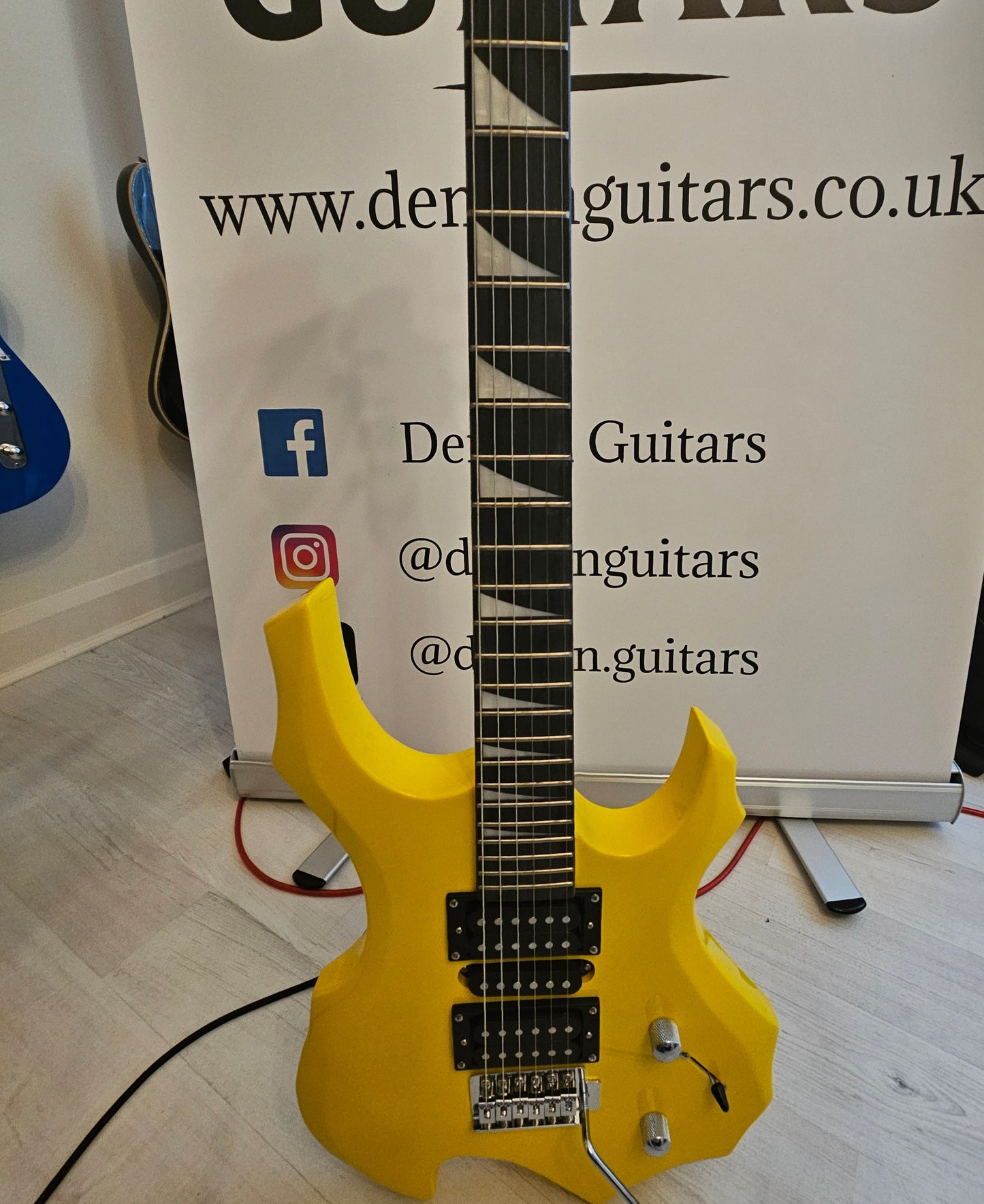 R-180 Electric Guitar