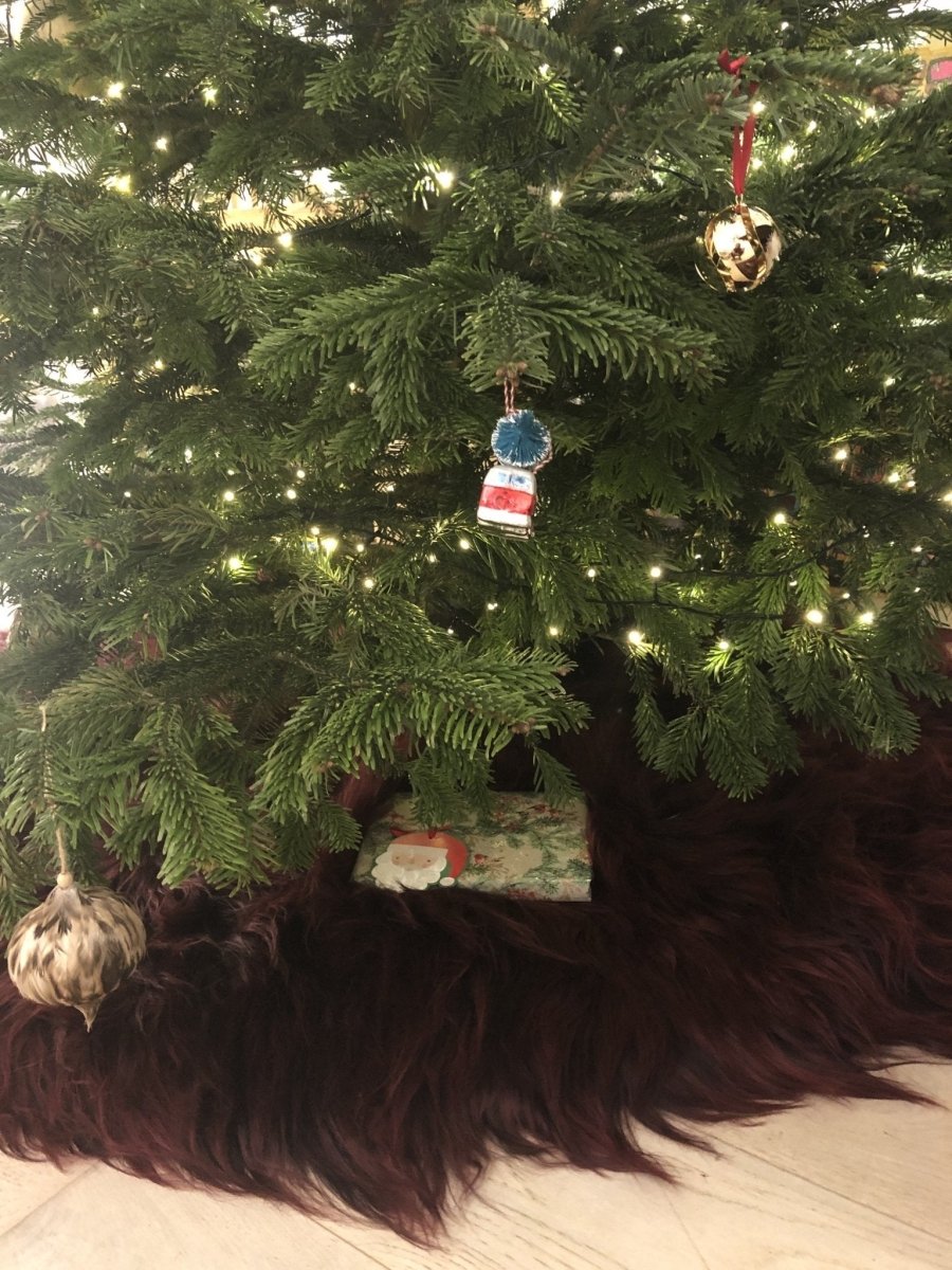 Ultimate Christmas Tree Skirt | Icelandic Sheepskin Burgundy