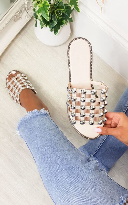 https://images.avasam.com/?w=500&url=https://avasamnew.s3.amazonaws.com/live//ikrush-stella-studded-caged-open-toe-sliders-158031333020200129-121619-0.jpg