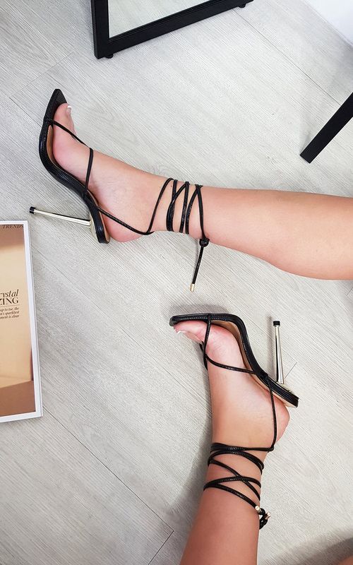 https://images.avasam.com/?w=500&url=https://avasamnew.s3.amazonaws.com/live//ikrush-tina-square-toe-strappy-high-heels-1636653949528654-02.jpg
