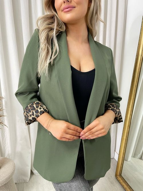 https://images.avasam.com/?w=500&url=https://avasamnew.s3.amazonaws.com/live//ikrush-mira-leopard-print-blazer-jacket-1730394314IMG-1363.jpg