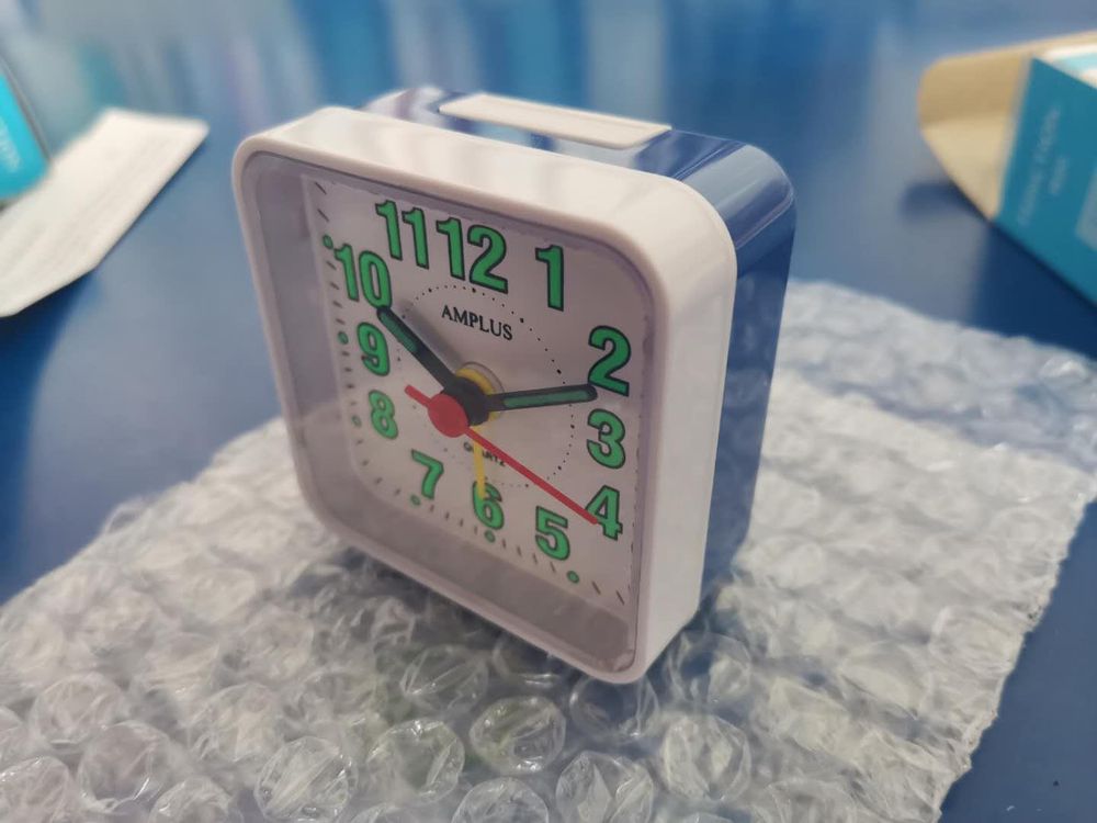 Premium White Travel Analogue Alarm Clock - Amplus PD818W