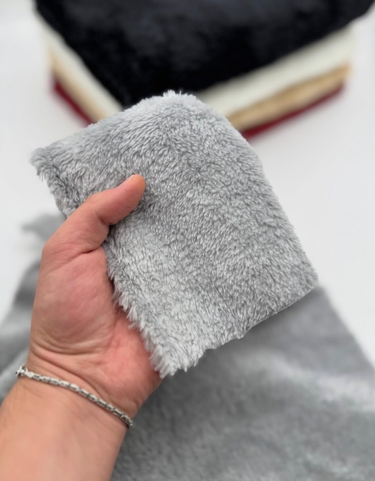 Welsoft Double-Sided Plush Fabric by the Metre โ Ultra-Soft Fleece for Blankets & Loungewear