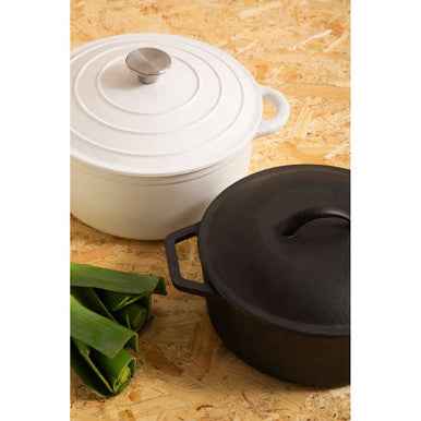 Hygge Large White Cast Iron Casserole Dish