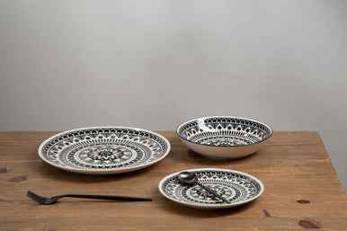 Maya 12 Piece Black And White Dinner Set