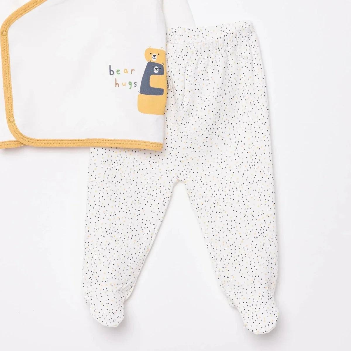 Bebbek "Bear Hugs" Slogan Peter Pan Collar Baby Hat, Vest & Bottoms Set (Newborn to 6 Months)