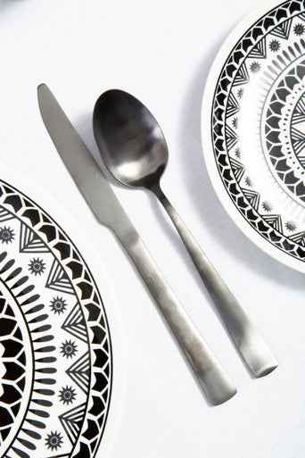 Avie 16 Piece Onyx Cutlery Set
