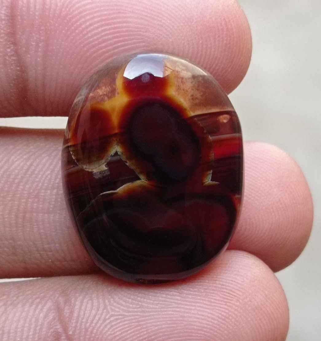 31.6ct Abstract Pattern in Agate - Sulaimani Aqeeq - 28x21x6mm