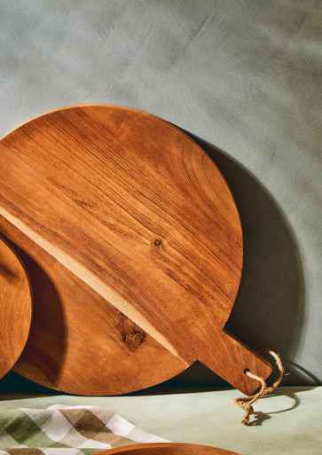 Socorro Acacia Wood Large Round Chopping And Serving Board Natural Finish