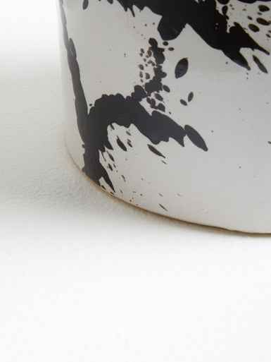 Sorrell Black And White Large Planter