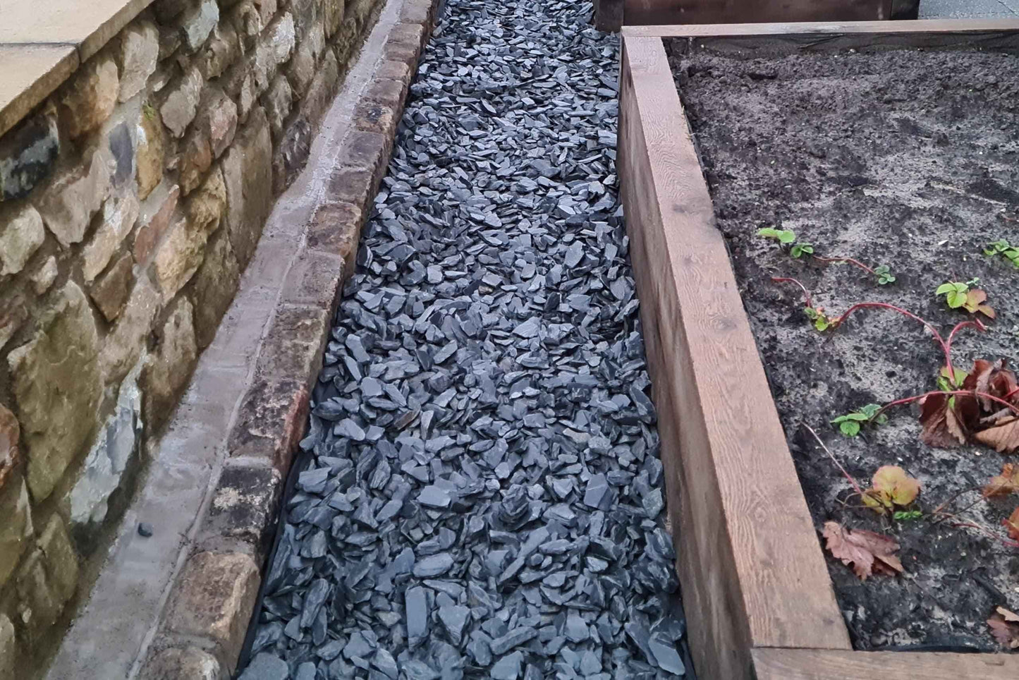 40mm Blue Slate Chippings