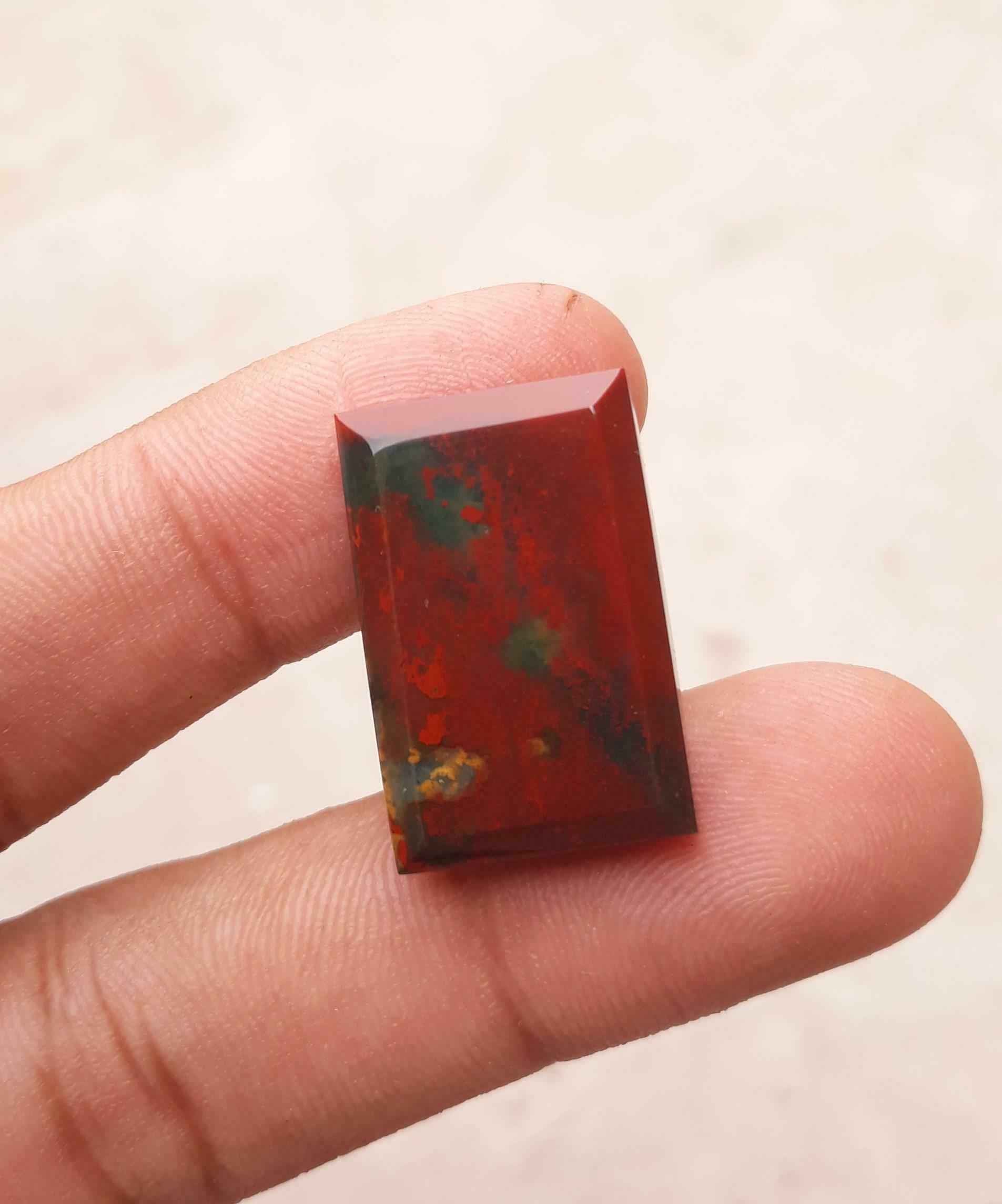 31.6ct Natural High Quality Blood Stone - Heliotrope - Dimension -24.6mm X 17.3mm