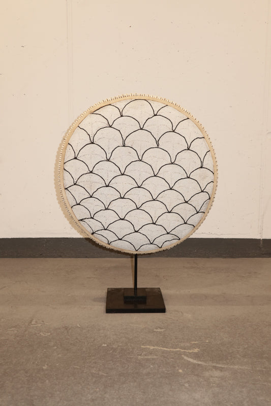 Cameroon Beaded Shield - L - 55cm Black & White 01