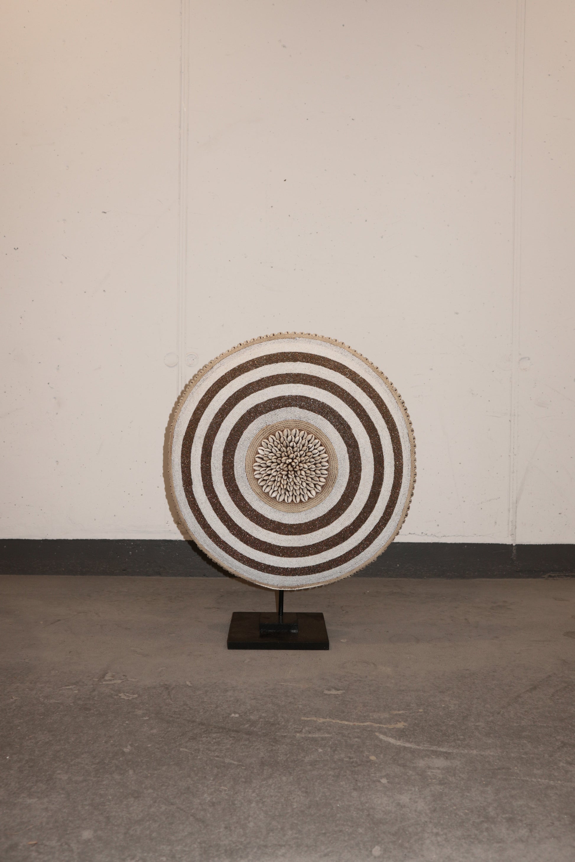 Cameroon Beaded Shield - L - 54cm Black & White 02