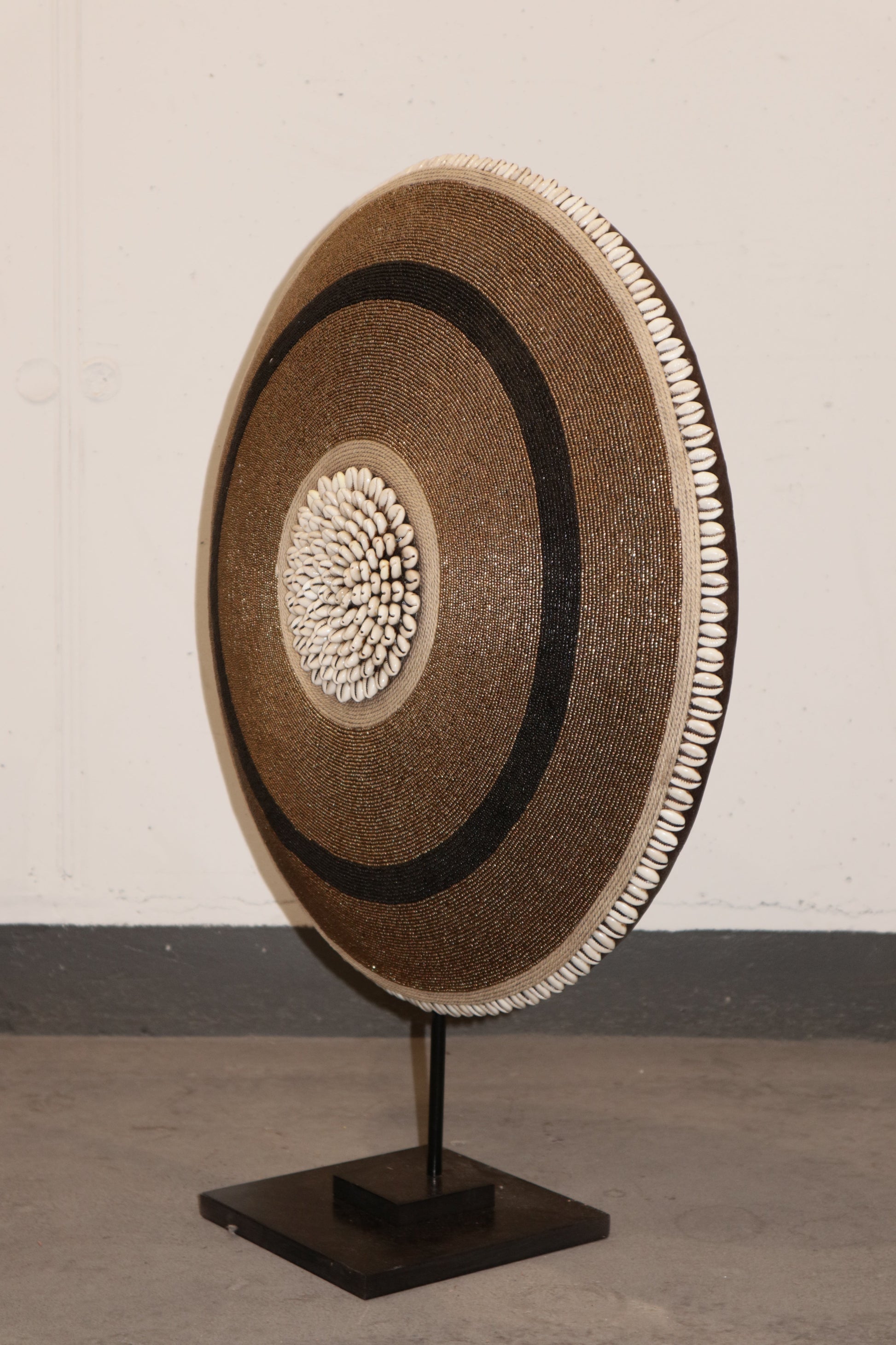 Cameroon Beaded Shield - L - 56cm Gold & Black 07