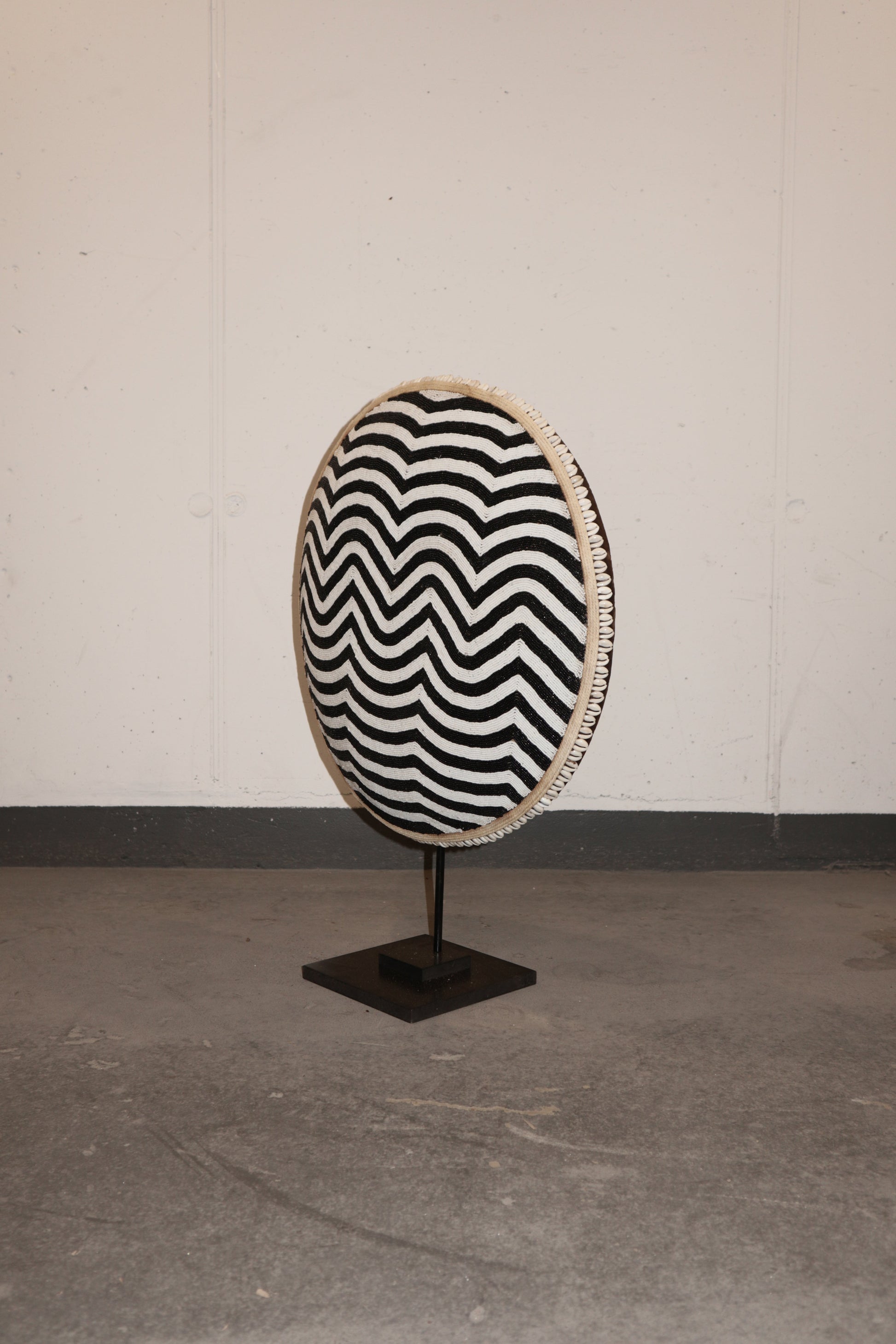 Cameroon Beaded Shield - L - 56cm Black & White 11