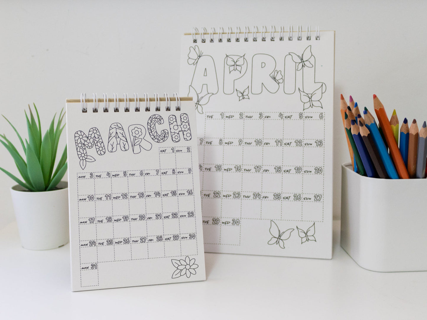 2026 Colouring Desk Calendar with Journal Prompts
